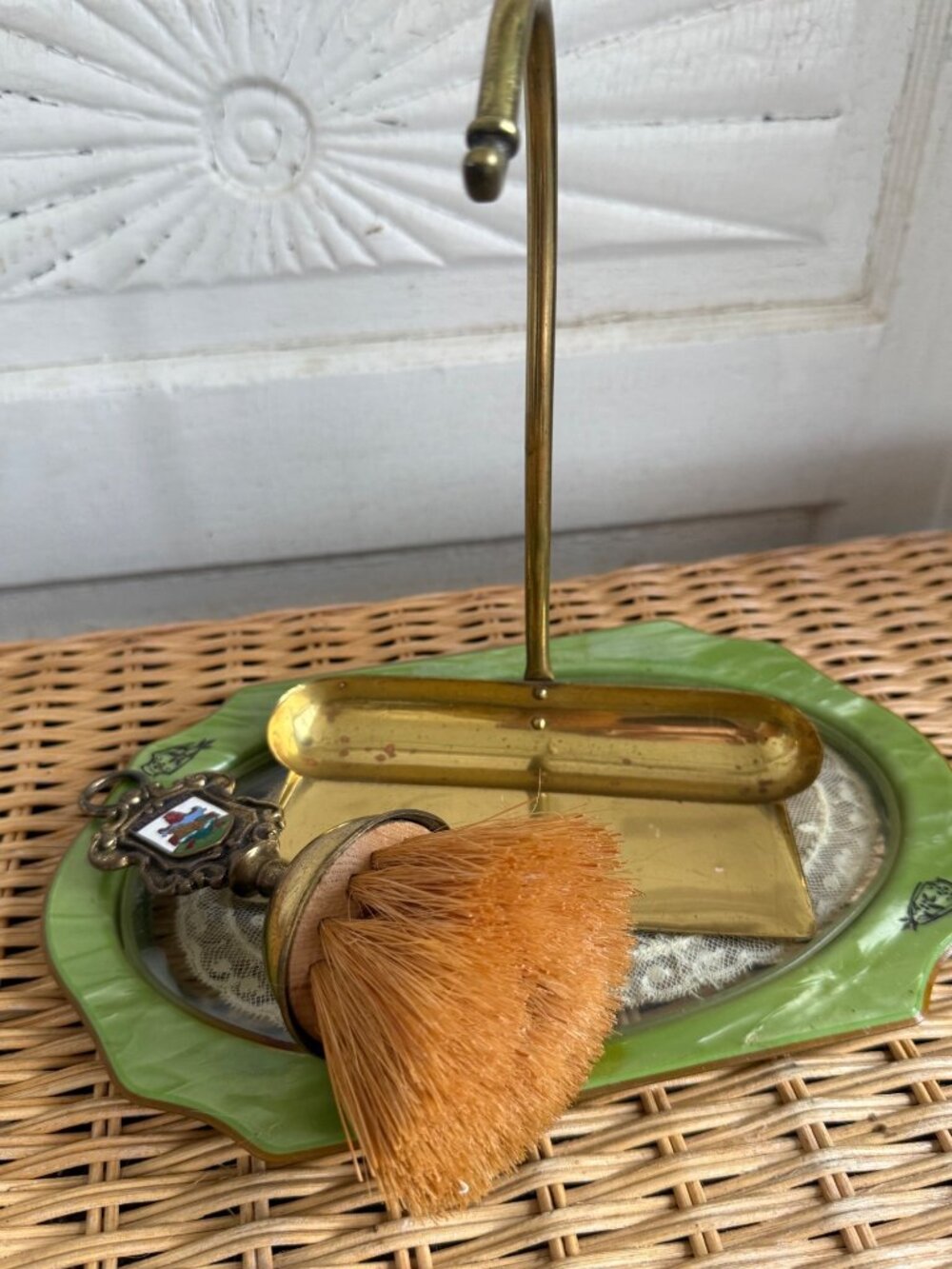 Vintage 50's Brass Silent Butler Crumb Catcher Peerage England Bermuda Souvenir - Picture 4 of 9